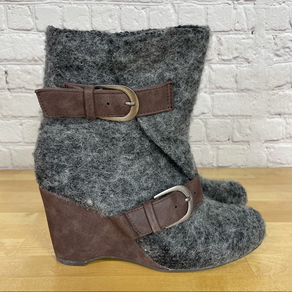Muk Luks Grey Faux Fur Wedge Boots Women’s‎ Size 7